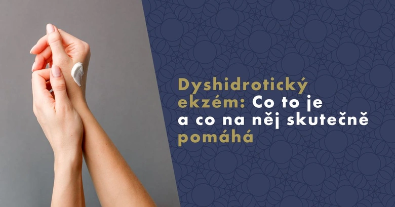 Ruční aplikace krému na předloktí při léčbě ekzému.
