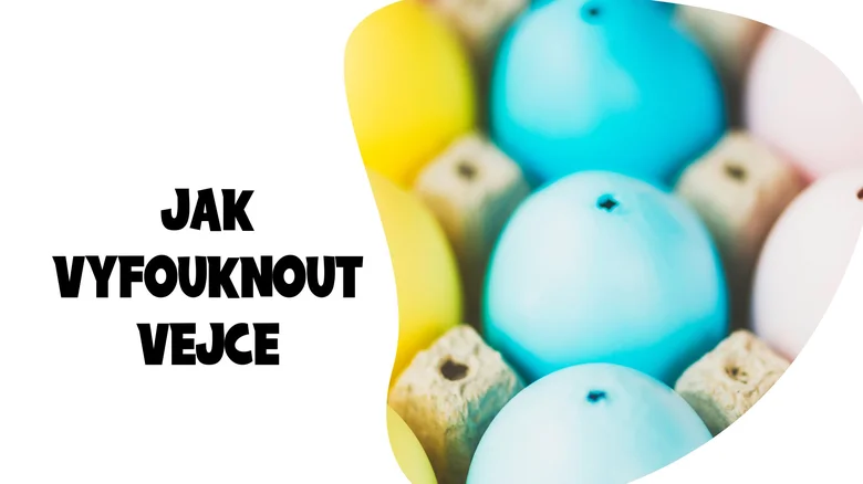 Barevná vejce v kartonovém košíku s českým nápisem.